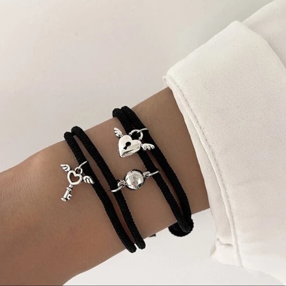 His & Hers connecting couples Heart bracelets set - Picture 3 of 3